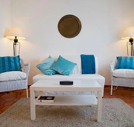 Beach Apartment, Meia Praia,