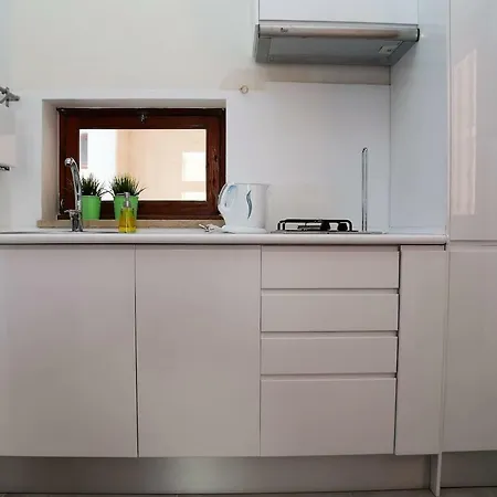Beach Apartment, Meia Praia,