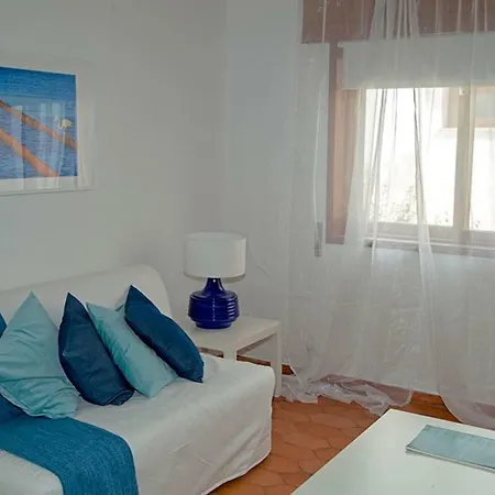 Beach Apartment, Meia Praia,
